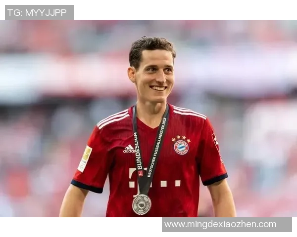 沙尔克04官宣新援加盟,助力球队冲击新赛季巅峰 沙尔克04官宣新援加盟,助力球队冲击新赛季巅峰