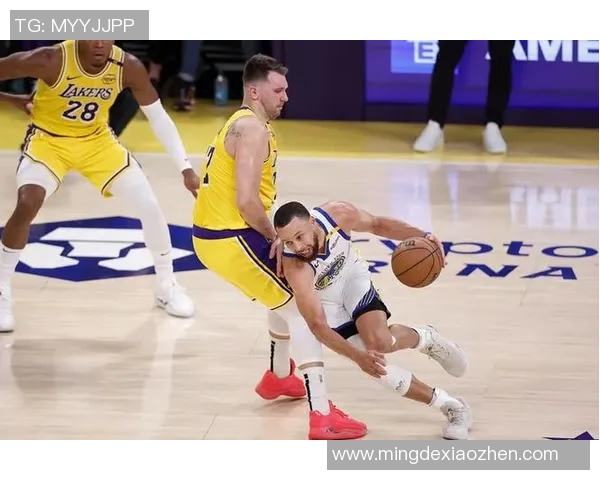 库里科联队迎战智利大学展开激烈对决双方争夺胜利的关键时刻即将来临 库里科联队迎战智利大学展开激烈对决双方争夺胜利的关键时刻即将来临