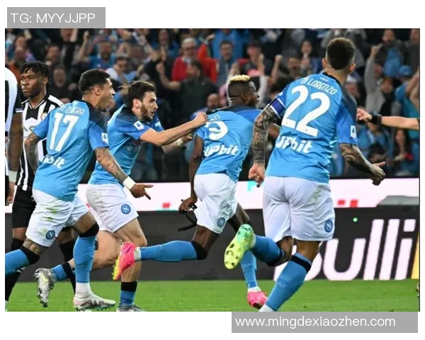 米尔沃尔与吉林汉姆的激烈对决谁能在赛场上笑到最后